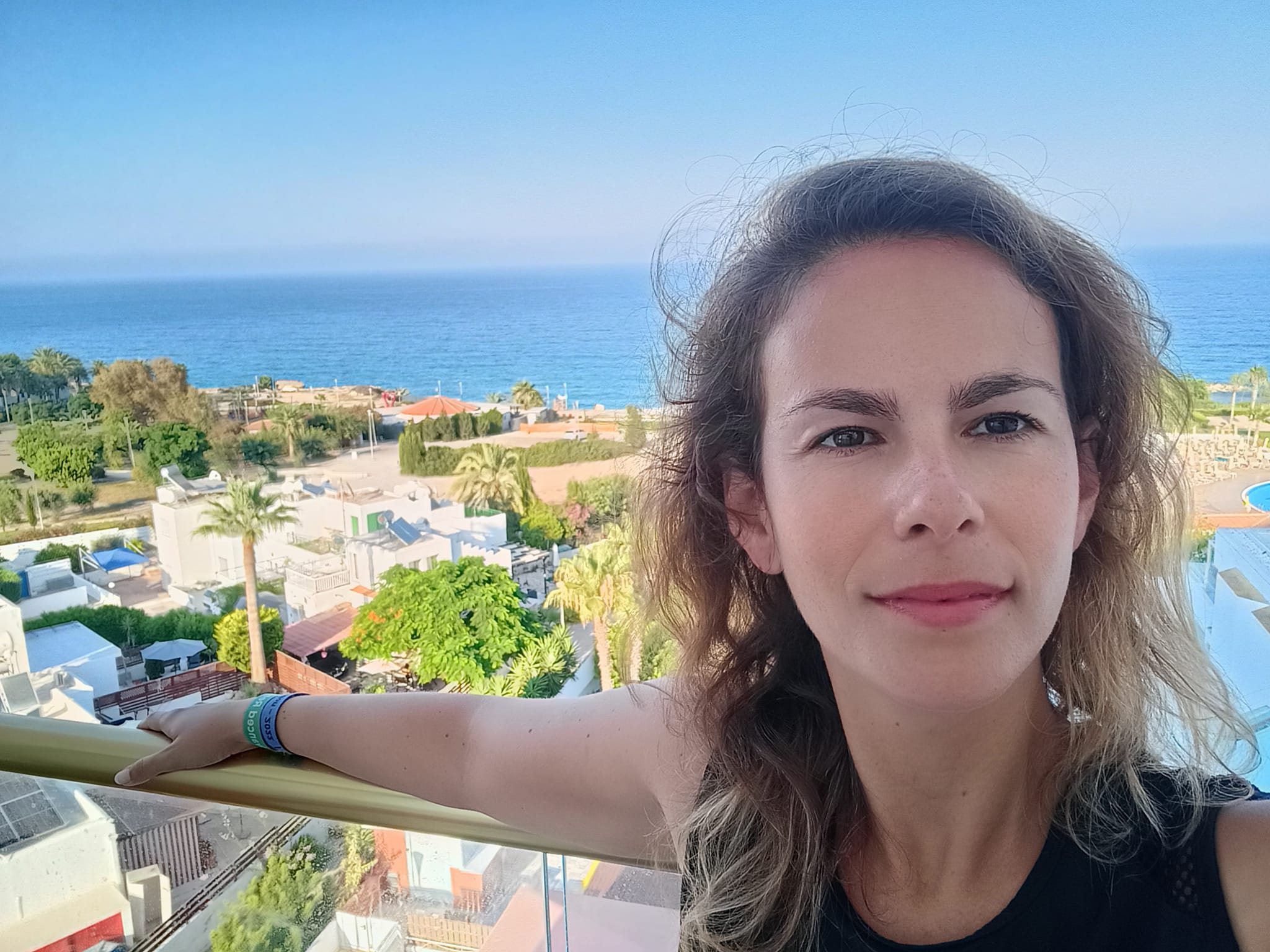 ככל שנישאר יותר במצב הגנתי- הישרדותי, נצרוך יותר משאבי אנרגיה ובתמורה נפקיר תהליכים של צמיחה וריפוי.